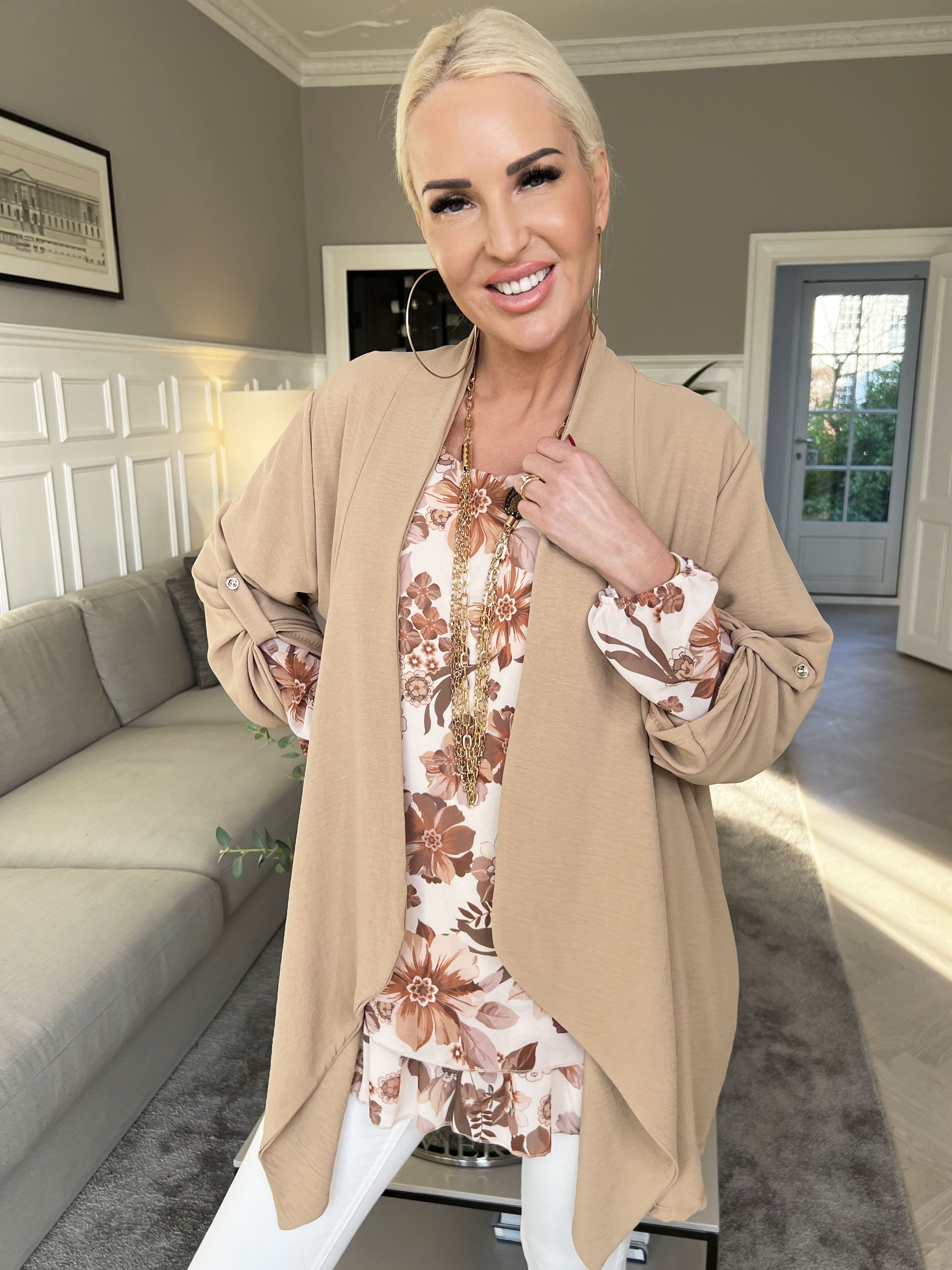 Dream - Enkel kofta i lätt och fint tyg - Beige